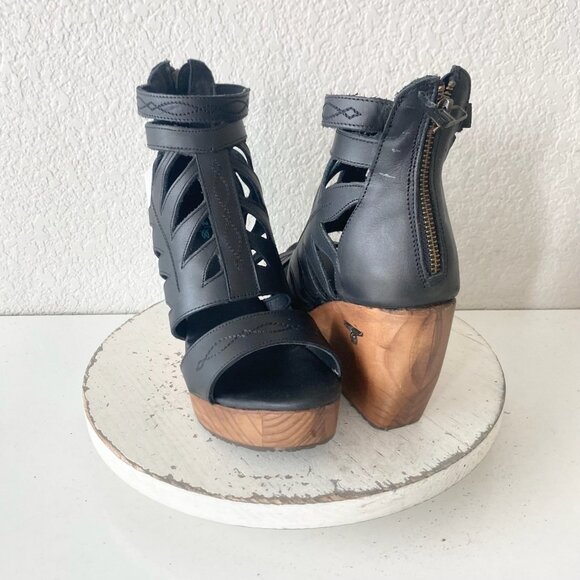 Lane Boots BECCA Womens Black Wedges 8.5 Western Sandals Cowgirl Wooden Heels - Picture 1 of 11